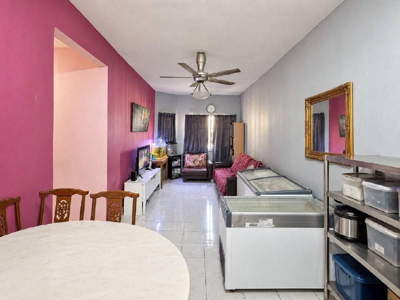Oakleaf Park Condo Partly Furnished